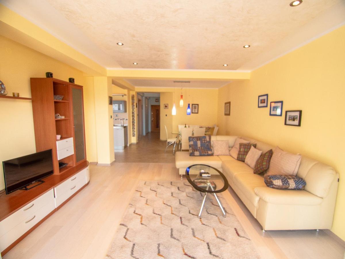 Mum'S Apartment Petrovac Bagian luar foto