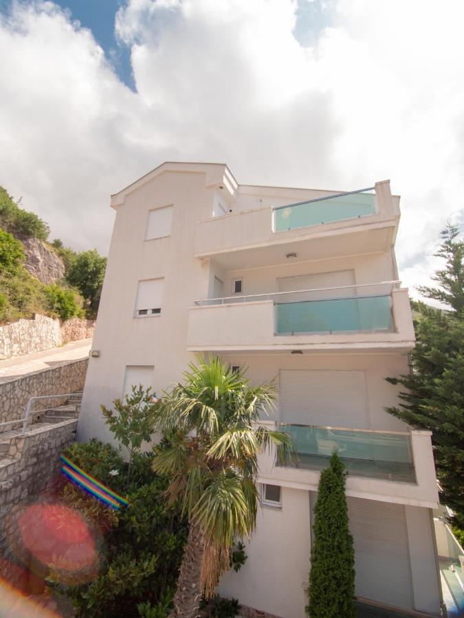 Mum'S Apartment Petrovac Bagian luar foto
