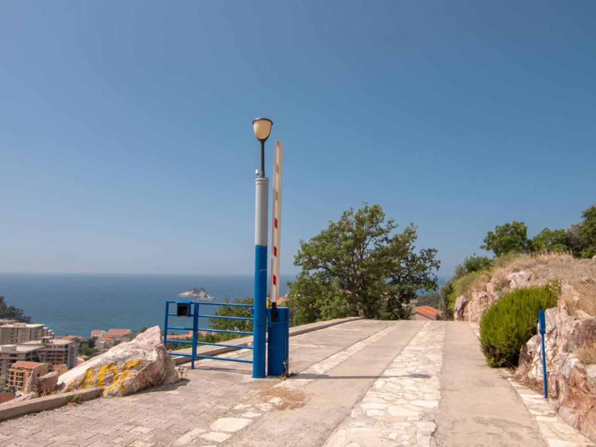 Mum'S Apartment Petrovac Bagian luar foto