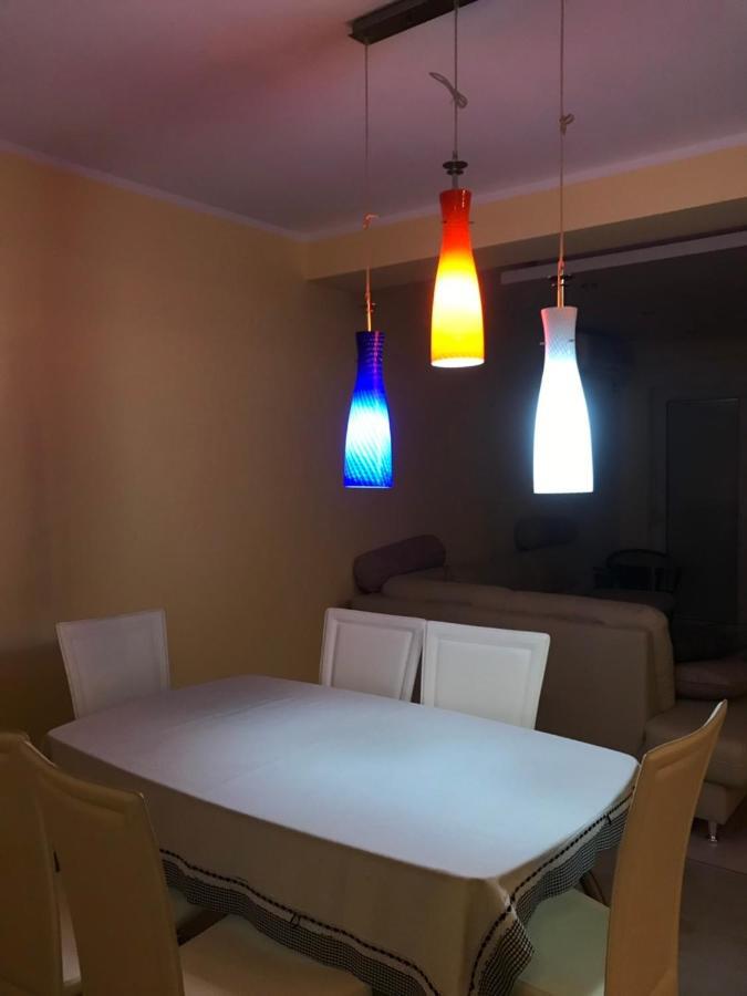 Mum'S Apartment Petrovac Bagian luar foto