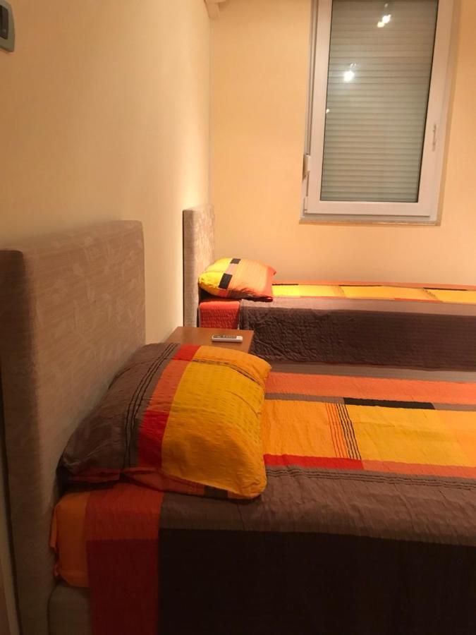 Mum'S Apartment Petrovac Bagian luar foto
