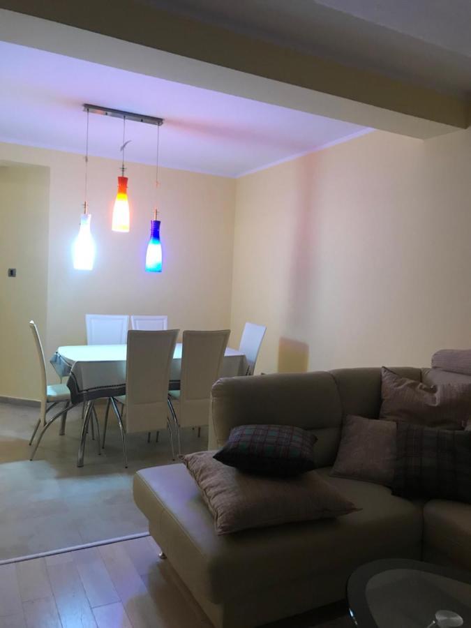 Mum'S Apartment Petrovac Bagian luar foto
